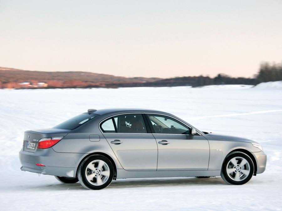  BMW 530xi Sedan 2005 года  (фото 6 из 13)